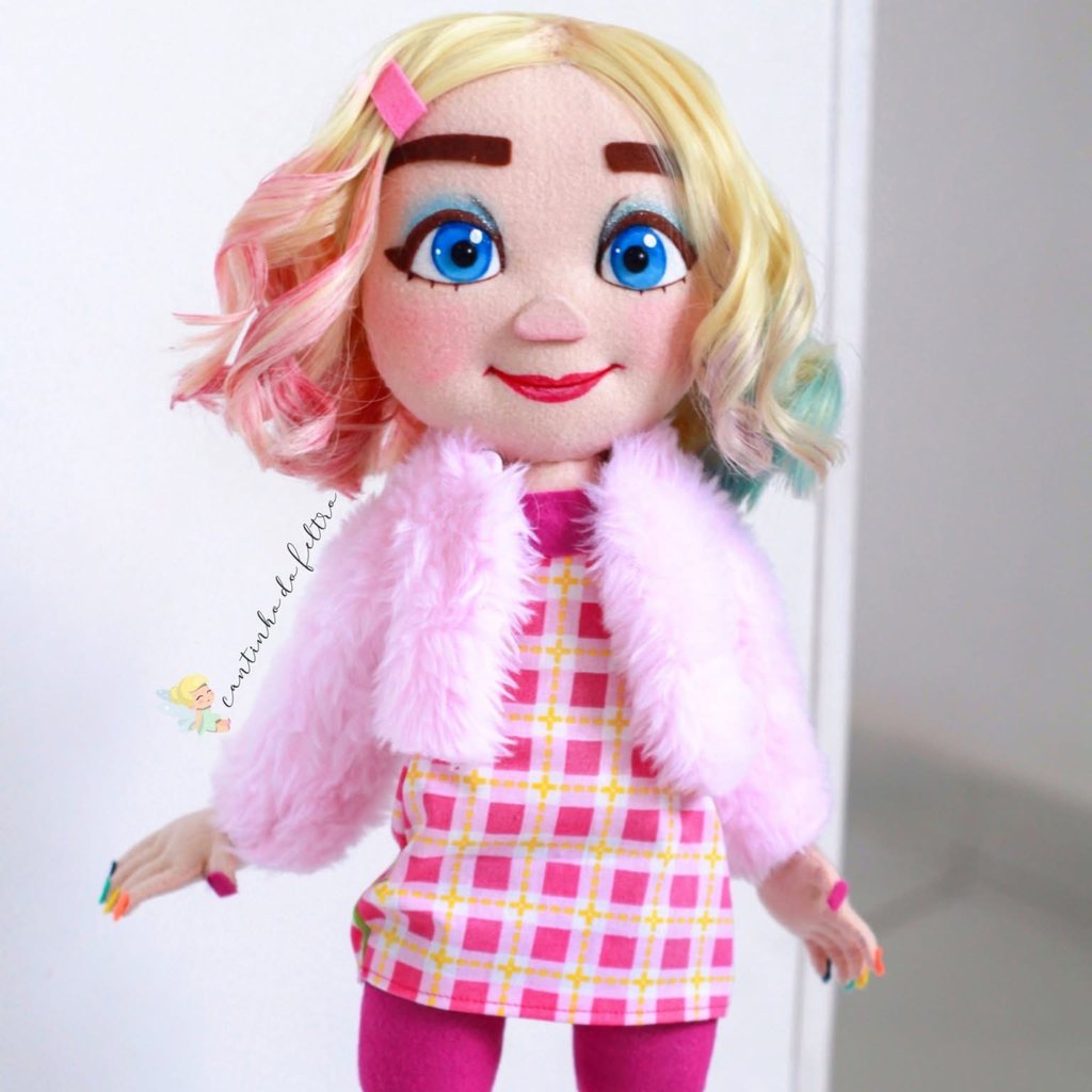 Curso Wandinha – Criação de Personagens em Feltro e Tecido