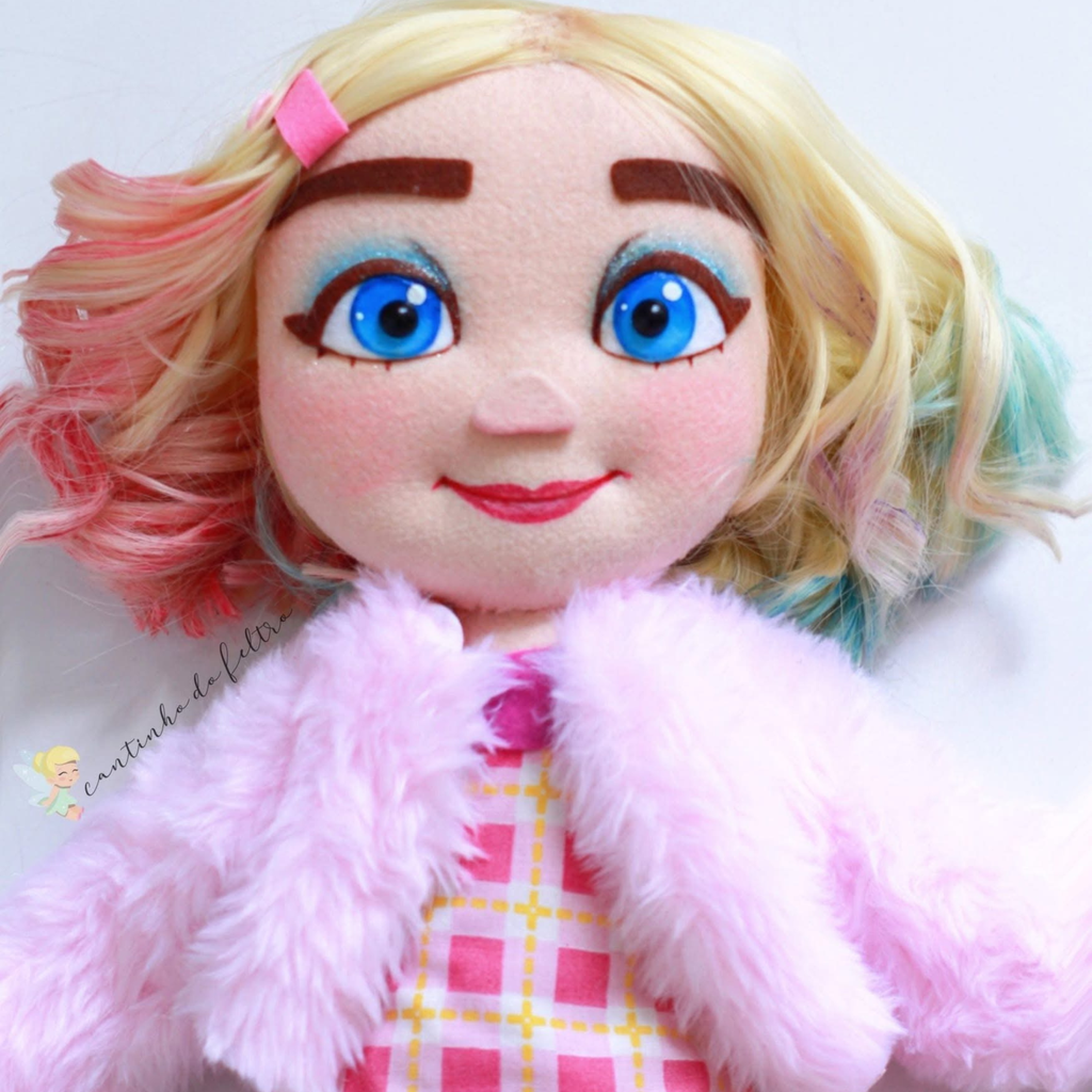 Curso Wandinha – Criação de Personagens em Feltro e Tecido