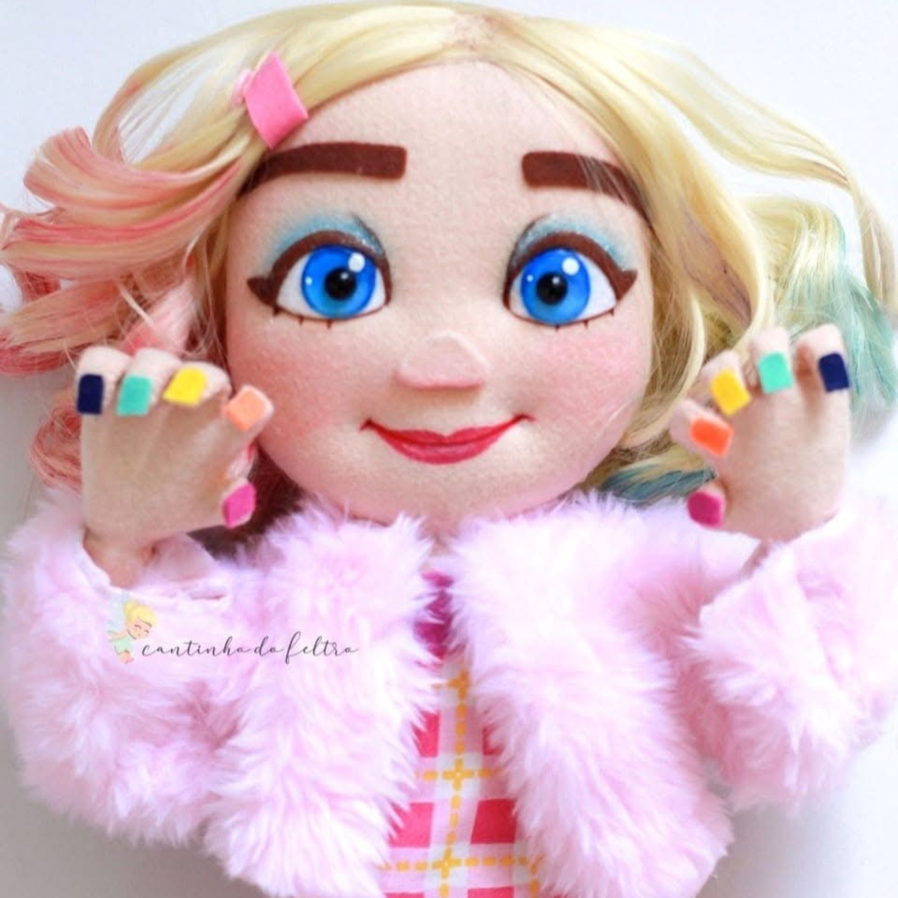 Curso Wandinha – Criação de Personagens em Feltro e Tecido